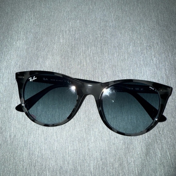 Ray-Ban Accessories - Ray Ban women’s sunglasses black and grey